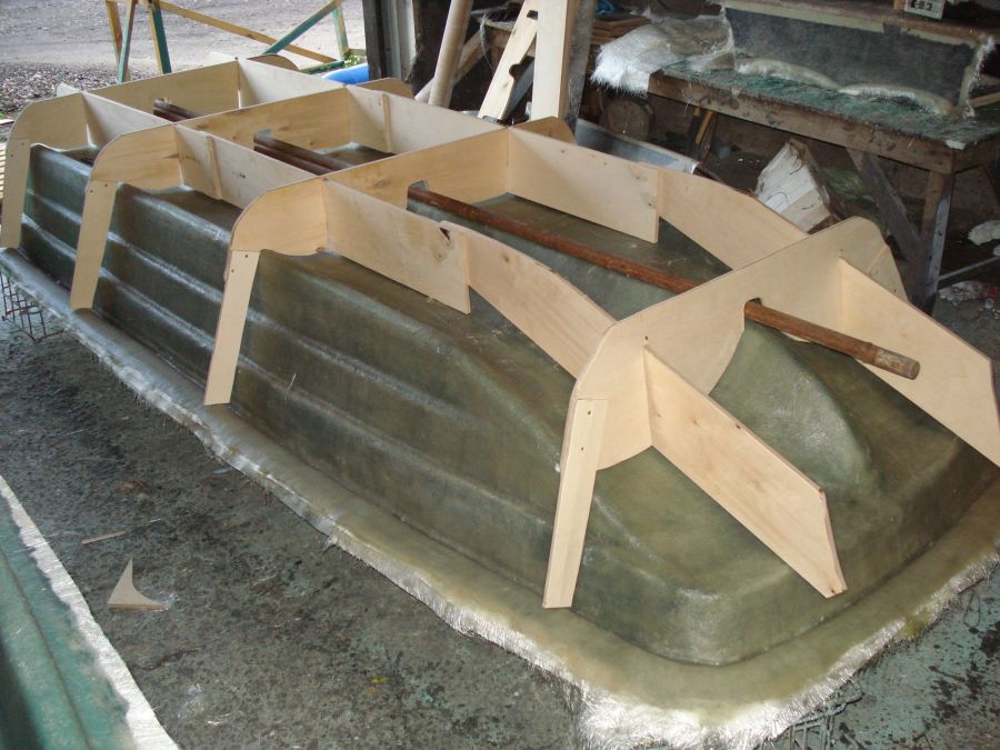 Fiberglass mini speed boat LATREX 335 mold building 