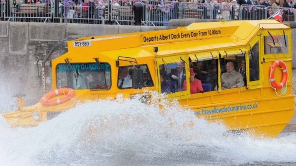 17 May 2012 Queen Elizabeth and Prince Philip's Diamond Jubilee Duck boat tour in Liverpool.jpg