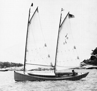 Ralph Munroe Egret 28 ft double-ended sharpie lifeboat Florida around 1889 port view sailing.jpg