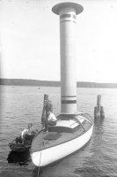 Bundesarchiv_Bild_102-11748,_Berlin-Wannsee,_Rotor-Yacht_mit_Flettner-Rotor.jpg