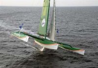 tri-groupama dagger and canted mast.jpg