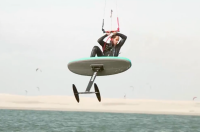 Kite foil twin foil flying.png