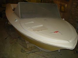 Old Soviet fiberglass motorboat "DRAKON' total reconstruction, Arn
