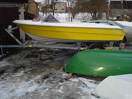 Old Soviet fiberglass motorboat "DRAKON' total reconstruction, Arn