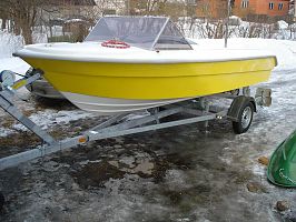 Old Soviet fiberglass motorboat "DRAKON' total reconstruction, Arn