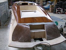 Project: 30 ft Mahogany sportcruiser