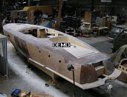 Project: 30 ft Mahogany sportcruiser