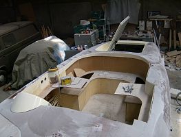 VanderWood: Construction of 31 ft Mahogany Sportcruiser