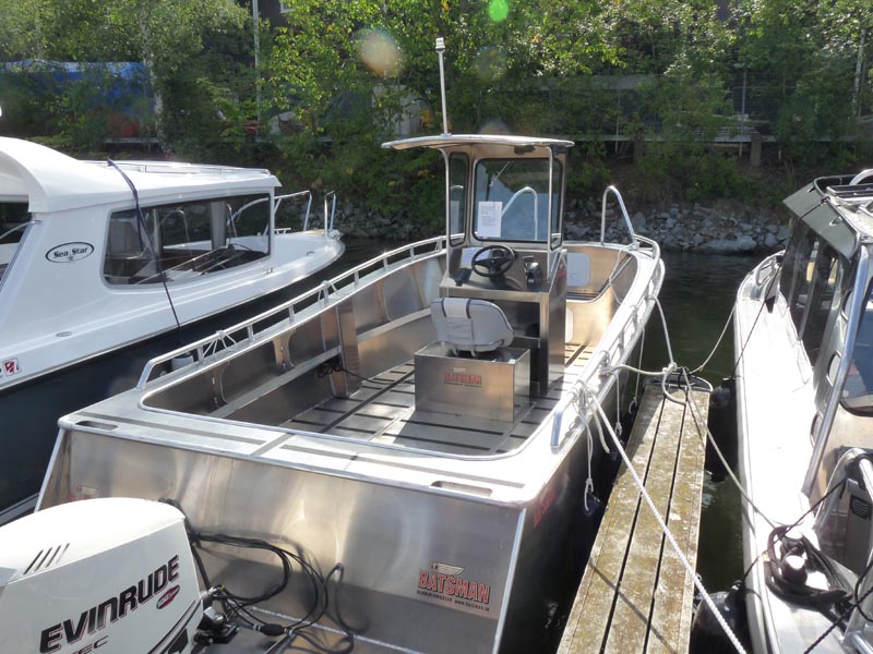 Tuna 20(22LOA) - with offset engine bracket